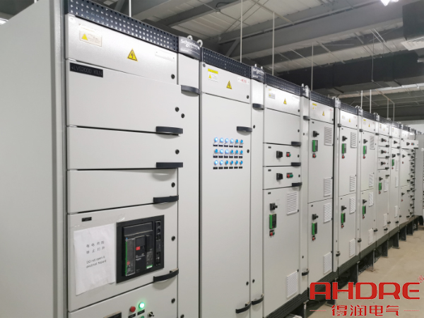 項目現(xiàn)場Blokset低壓柜實物圖.jpg 項目現(xiàn)場Blokset低壓柜實物圖.jpg