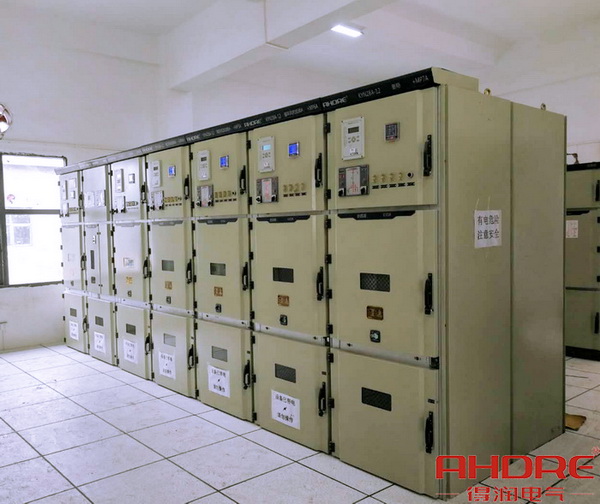 10KV高壓柜項目現場圖.jpg 10KV高壓柜項目現場圖.jpg