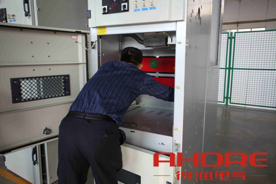 得潤(rùn)電氣高低壓無(wú)功補(bǔ)償電容柜 咨詢電話:4000551777 得潤(rùn)電氣高低壓無(wú)功補(bǔ)償電容柜 咨詢電話:4000551777