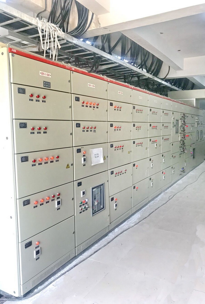 弋陽海創(chuàng)低壓分隔柜現(xiàn)場圖 弋陽海創(chuàng)低壓分隔柜現(xiàn)場圖