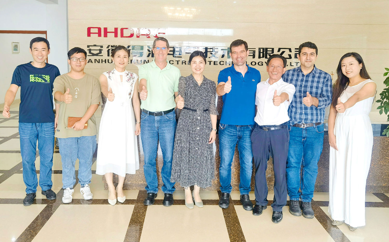 得潤電氣與votorantim集團合影圖 得潤電氣與votorantim集團合影圖