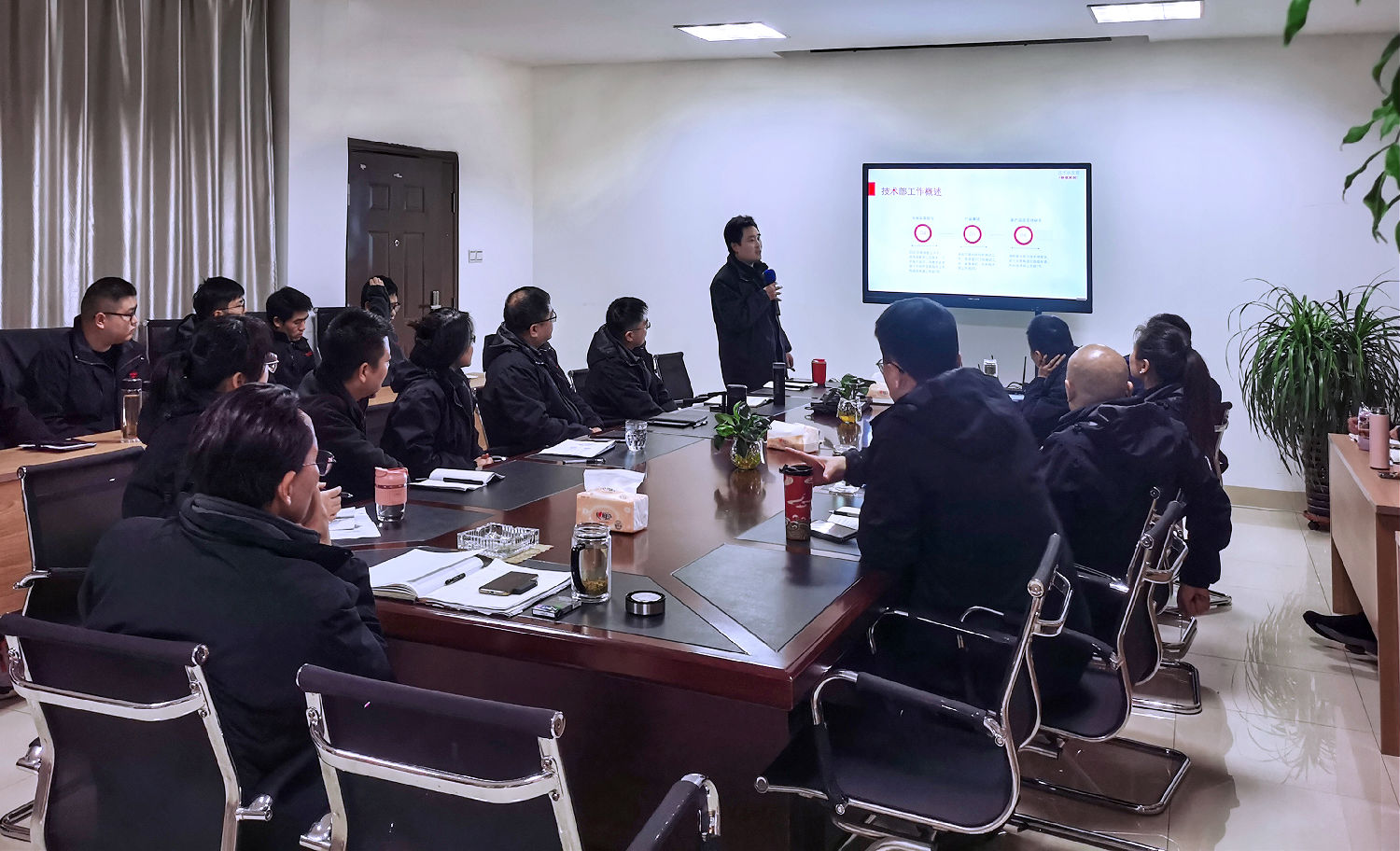 技術部.jpg 技術部.jpg