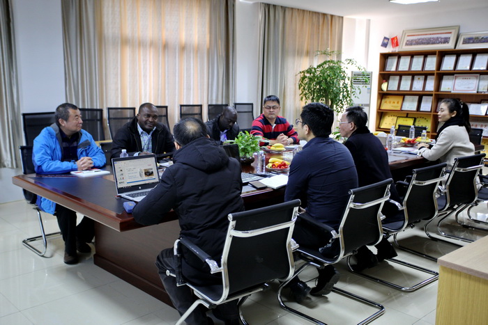 雙方會議交流中 雙方會議交流中