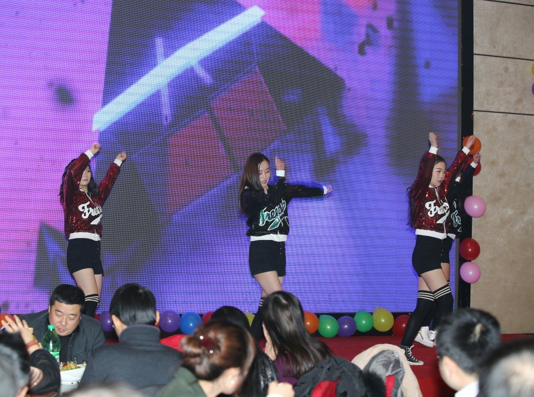 安徽得潤電氣2016迎新晚會(m.apple-st.cn)全國統(tǒng)一客服熱線:400-0551-777 安徽得潤電氣2016迎新晚會(m.apple-st.cn)全國統(tǒng)一客服熱線:400-0551-777