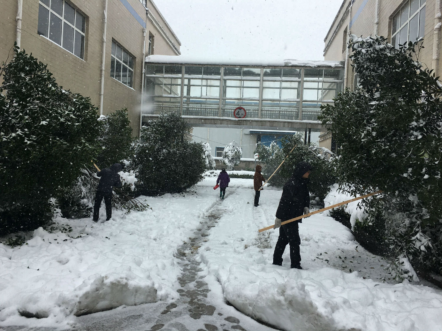 安徽得潤(rùn)電氣 高低壓 開(kāi)關(guān)柜 廠家 掃雪 電話:400-0551-777 qq:3176885416 安徽得潤(rùn)電氣 高低壓 開(kāi)關(guān)柜 廠家 掃雪 電話:400-0551-777 qq:3176885416