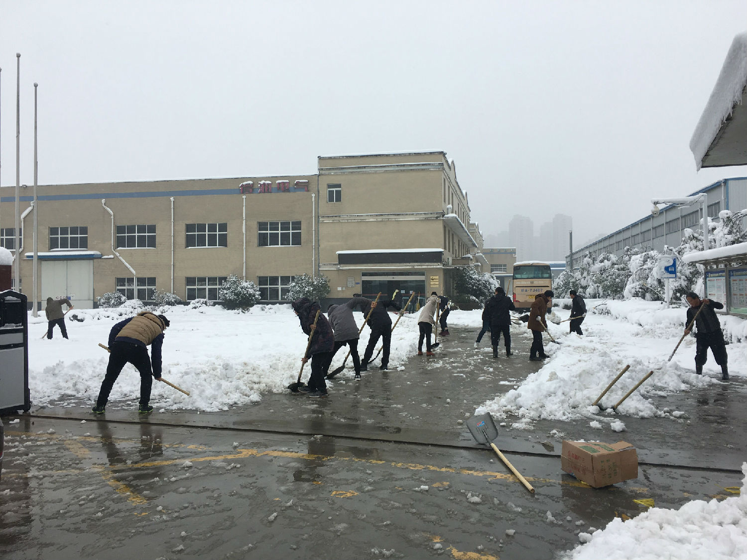 安徽得潤(rùn)電氣 高低壓 開(kāi)關(guān)柜 廠家 掃雪 電話:400-0551-777 qq:3176885416 安徽得潤(rùn)電氣 高低壓 開(kāi)關(guān)柜 廠家 掃雪 電話:400-0551-777 qq:3176885416