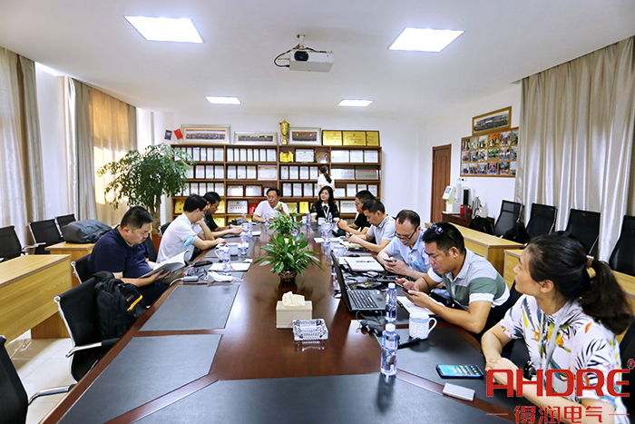 雙方交流中.jpg 雙方交流中.jpg