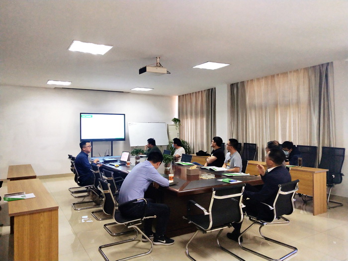 雙方在會議室中進(jìn)行交流討論.jpg 雙方在會議室中進(jìn)行交流討論.jpg