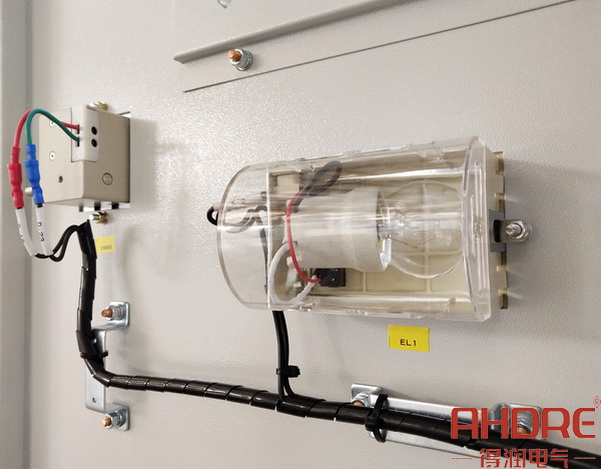 電磁鎖和照明燈.jpg 電磁鎖和照明燈.jpg