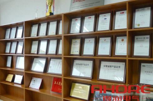 安徽得潤(rùn)電氣 高低壓開(kāi)關(guān)柜 變頻柜 咨詢熱線4000551777 安徽得潤(rùn)電氣 高低壓開(kāi)關(guān)柜 變頻柜 咨詢熱線4000551777