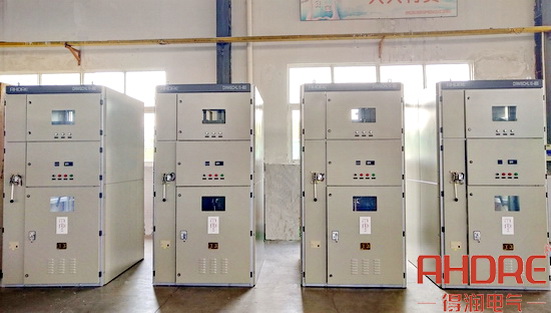 高壓無功就地補償裝置.jpg 高壓無功就地補償裝置.jpg