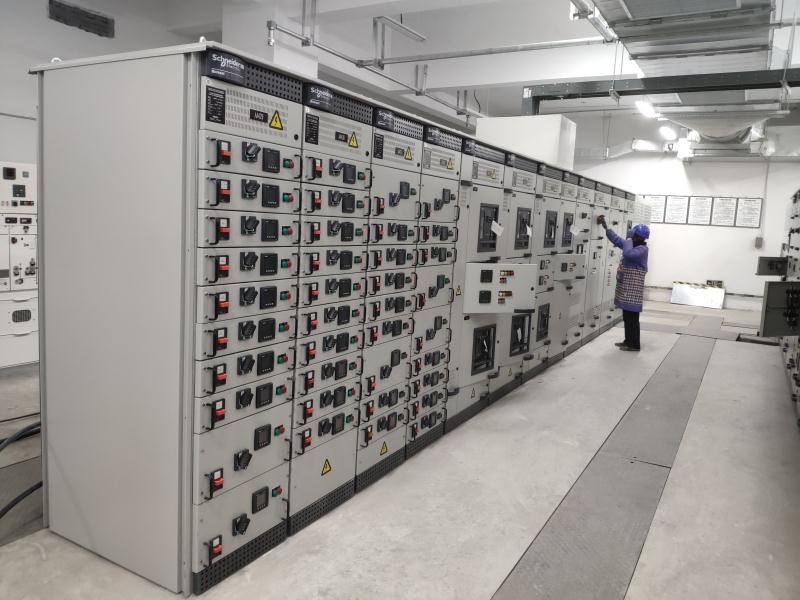 施耐德低壓柜B柜 得潤電氣生產(chǎn) 施耐德低壓柜B柜 得潤電氣生產(chǎn)