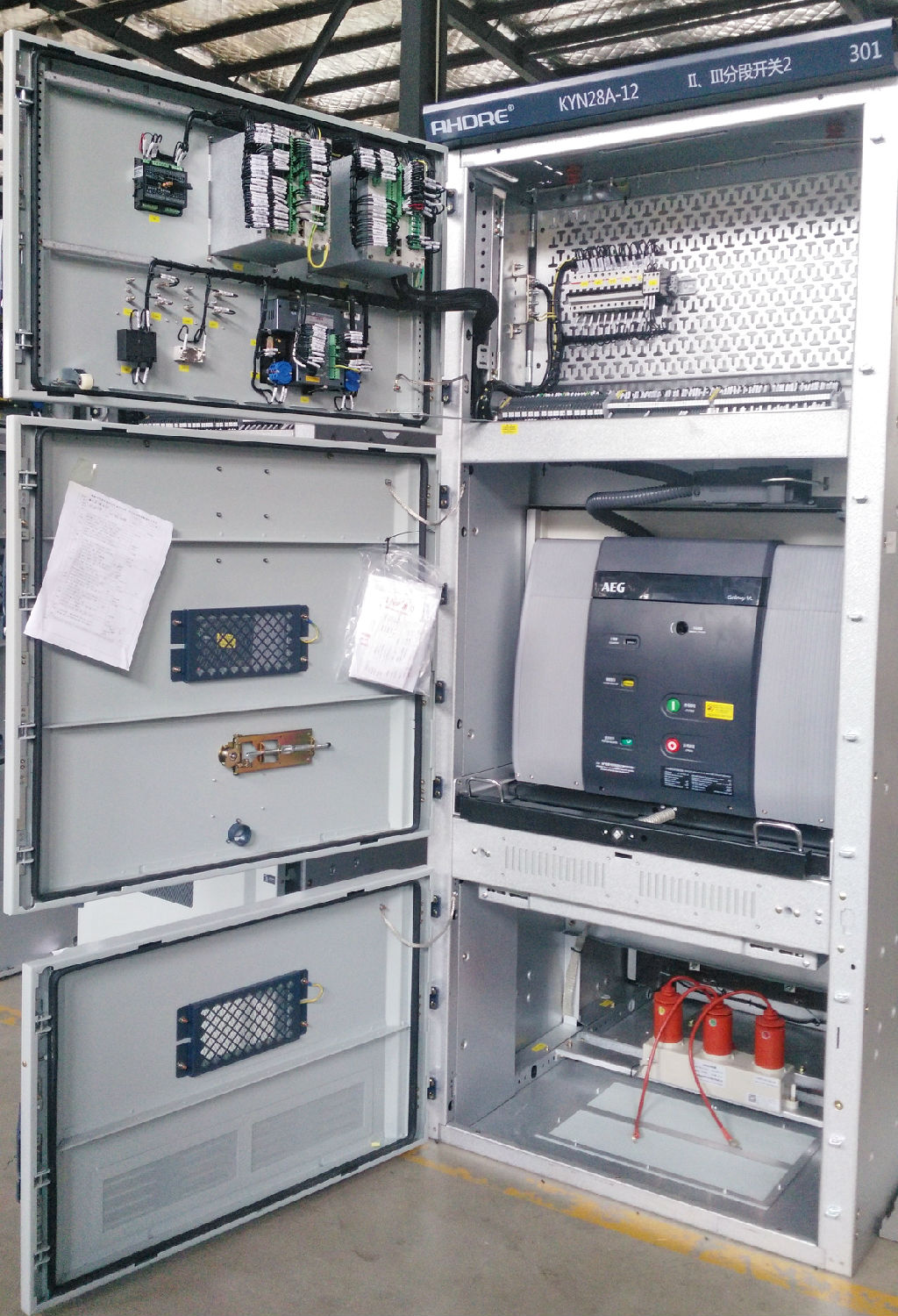 KYN28A-12中置柜外觀 得潤電氣 KYN28A-12中置柜外觀 得潤電氣