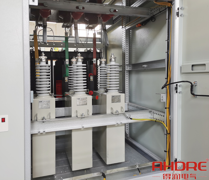 高壓無功就地補(bǔ)償裝置電抗器.jpg 高壓無功就地補(bǔ)償裝置電抗器.jpg