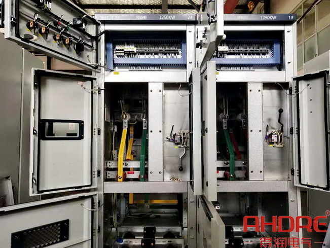 自動切換旁路柜正面圖 自動切換旁路柜正面圖