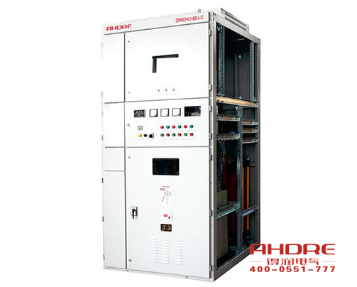 隨著電網(wǎng)供電質(zhì)量進一步加強，為了節(jié)約電能，提高電能的利用率，各企業(yè)積極的在中壓系統(tǒng)采取電容集中補償有力措施，以利功率因數(shù)的提高。這樣企業(yè)就需要找生產(chǎn)無功補償裝置廠家購買無功補償裝置。安徽得潤電氣技術(shù)有限公司就是一家有實力的無功補償裝置生產(chǎn)廠家。下面介紹一下得潤電氣無功補償裝置產(chǎn)品的優(yōu)勢在哪里？